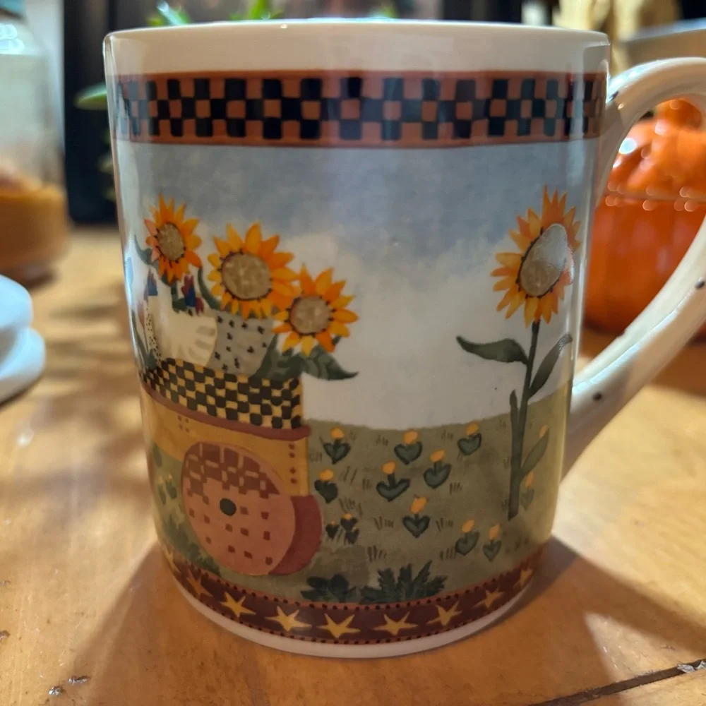 WW7006 Williraye Girl on Chicken Mug - Picture 4 of 6